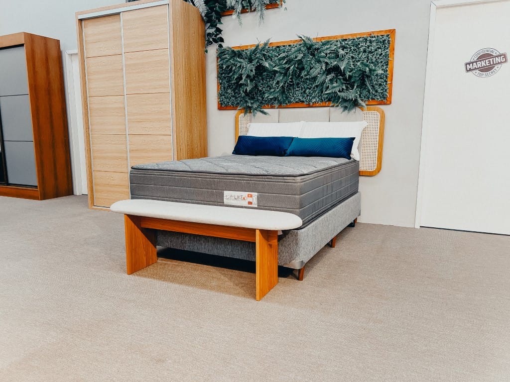 Conjunto Box colchão Like FA colchões solteiro cama e base ambientado cabeceira e roupeiro Conjunto Box colchão Like FA colchões solteiro cama e base ambientado cabeceira e roupeiro